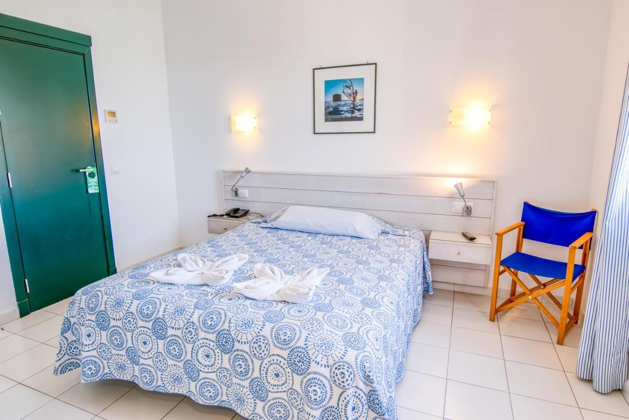 Hotel Bahia Cala Santandria (Menorca) Exterior foto